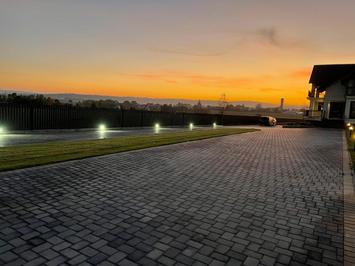 Villa Sunny House Suceava Exterior foto